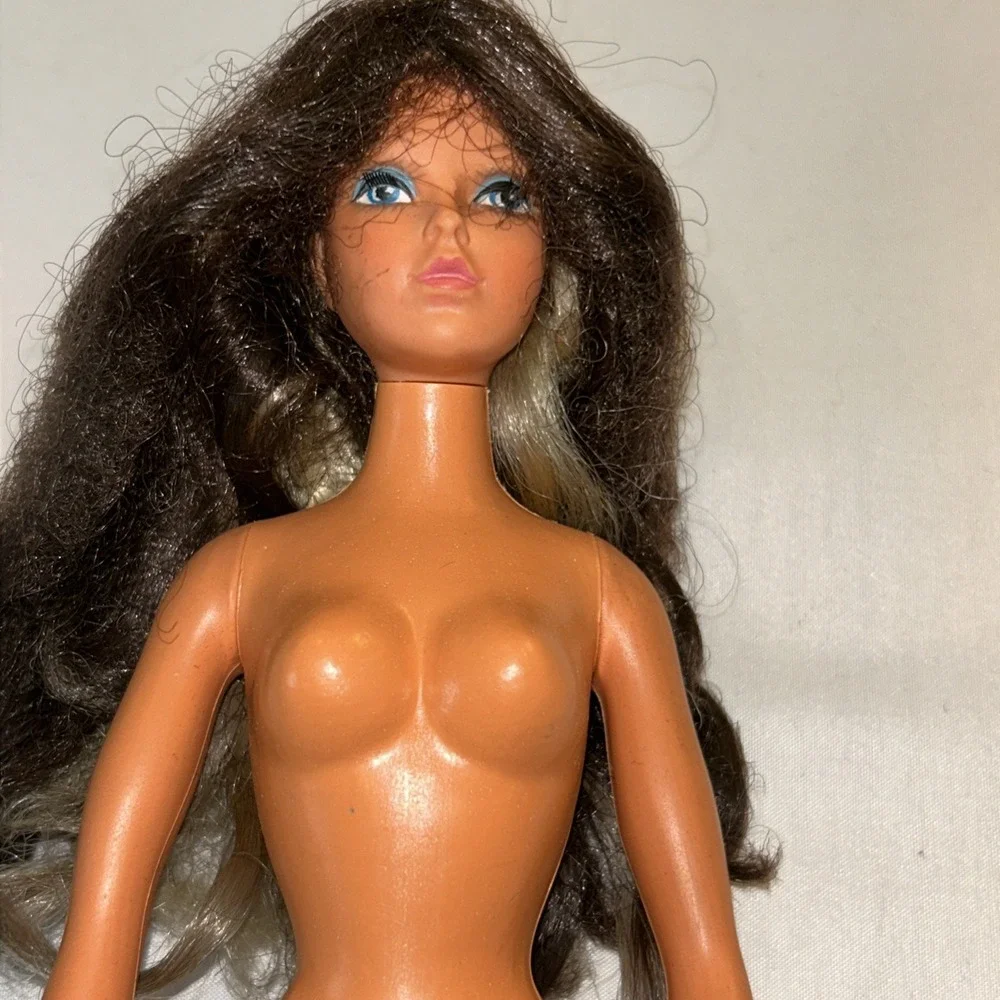Vintage 1975 IDeal Tuesday Taylor Doll ‎ Blonde/Black Hair Head Swivels